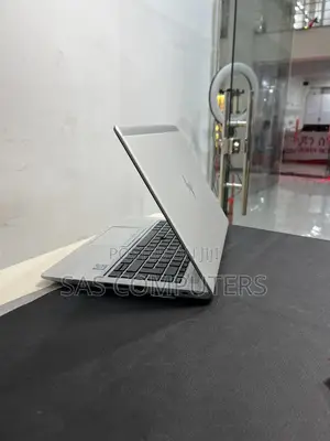 New Laptop HP EliteBook 840 8GB Intel Core i5 SSD 512GB