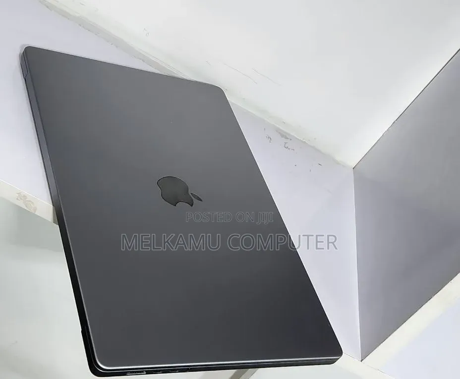 New Laptop Apple MacBook Pro 2021 M1 32GB Apple M1 SSD 512GB