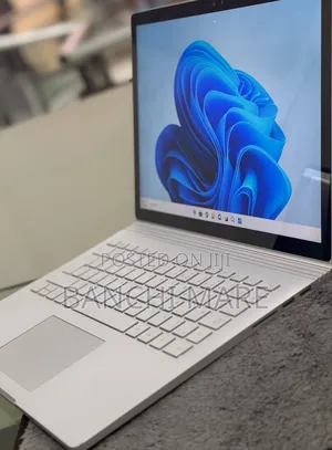 New Laptop Microsoft Surface Book 8GB Intel Core i5 SSD 128GB