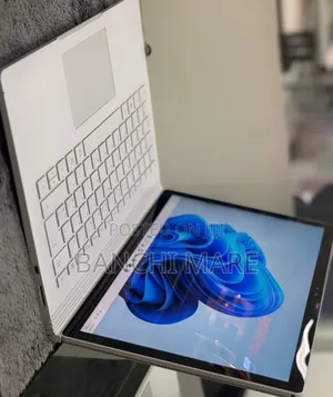 New Laptop Microsoft Surface Book 8GB Intel Core i5 SSD 128GB