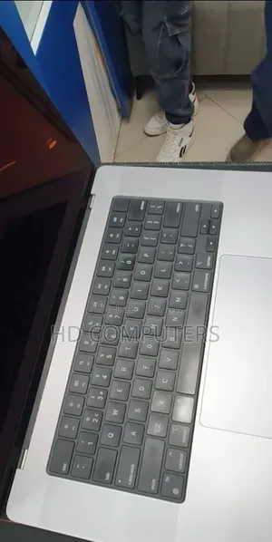 New Laptop Apple MacBook Pro 2021 M1 Max 32GB Apple M1 Max SSD 1T