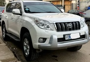 Toyota Land Cruiser Prado 2011 White