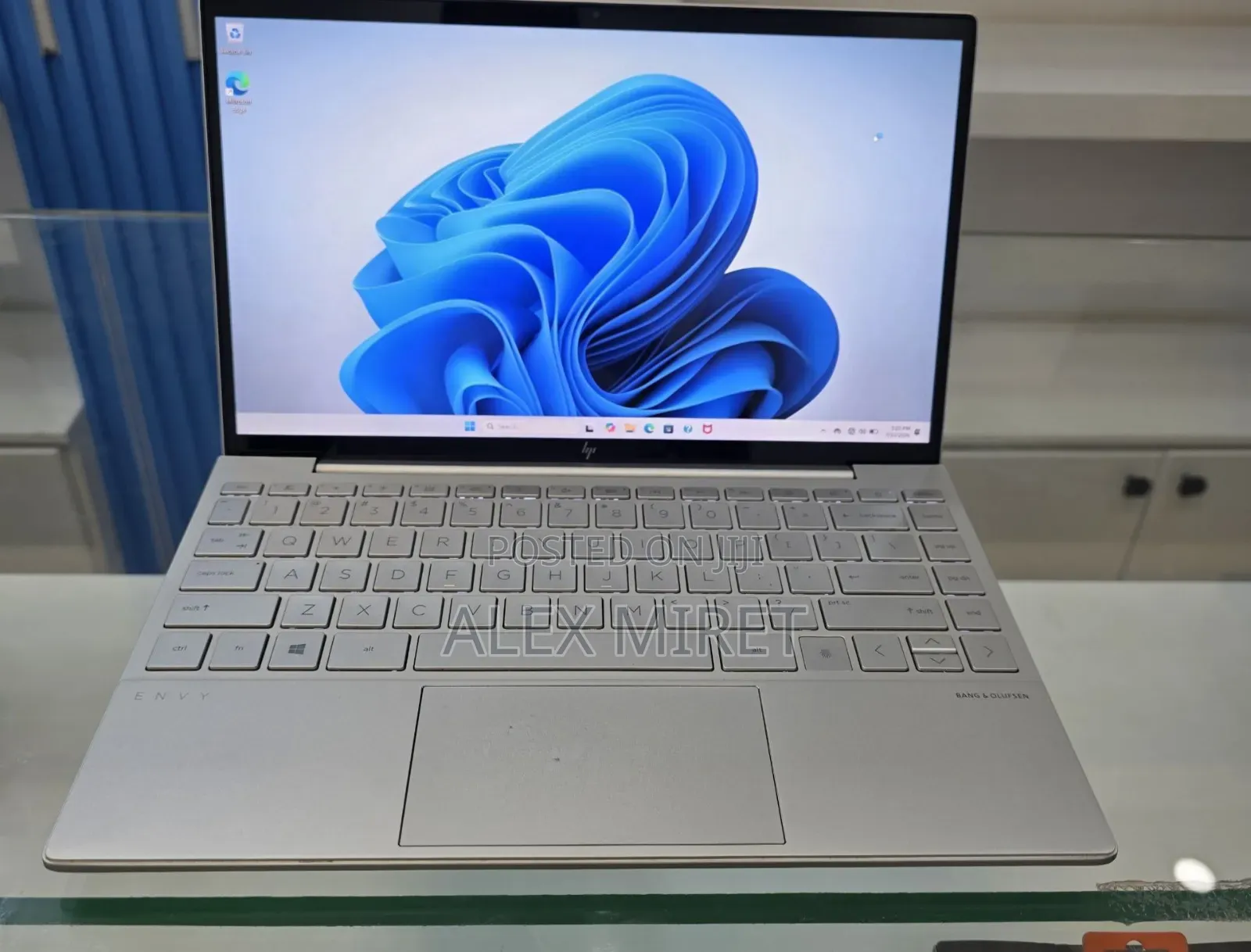 New Laptop HP Envy 13 16GB Intel Core i7 SSD 512GB