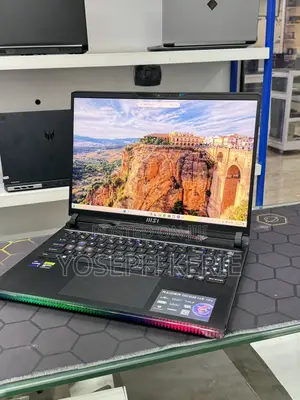 New Laptop MSI Raider GE68HX 13VI-202US 32GB Intel Core i9 SSD 1T