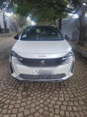 Peugeot 5008 2022 White