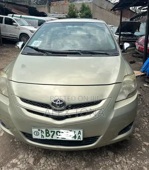 Toyota Yaris 2007 Gold