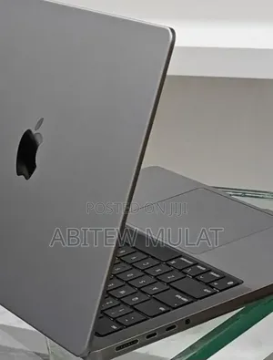 New Laptop Apple MacBook Pro 2023 M3 8GB Apple M3 Pro SSD 512GB