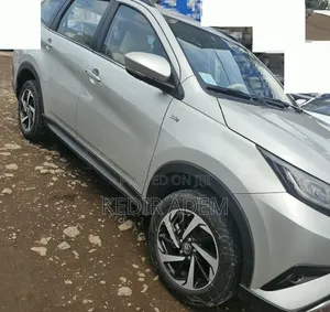 Toyota Rush 2023 Silver