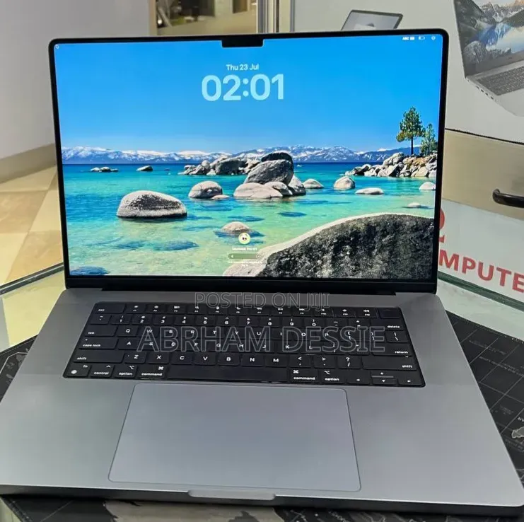 New Laptop Apple MacBook Pro 2021 M1 32GB Apple M1 SSD 512GB