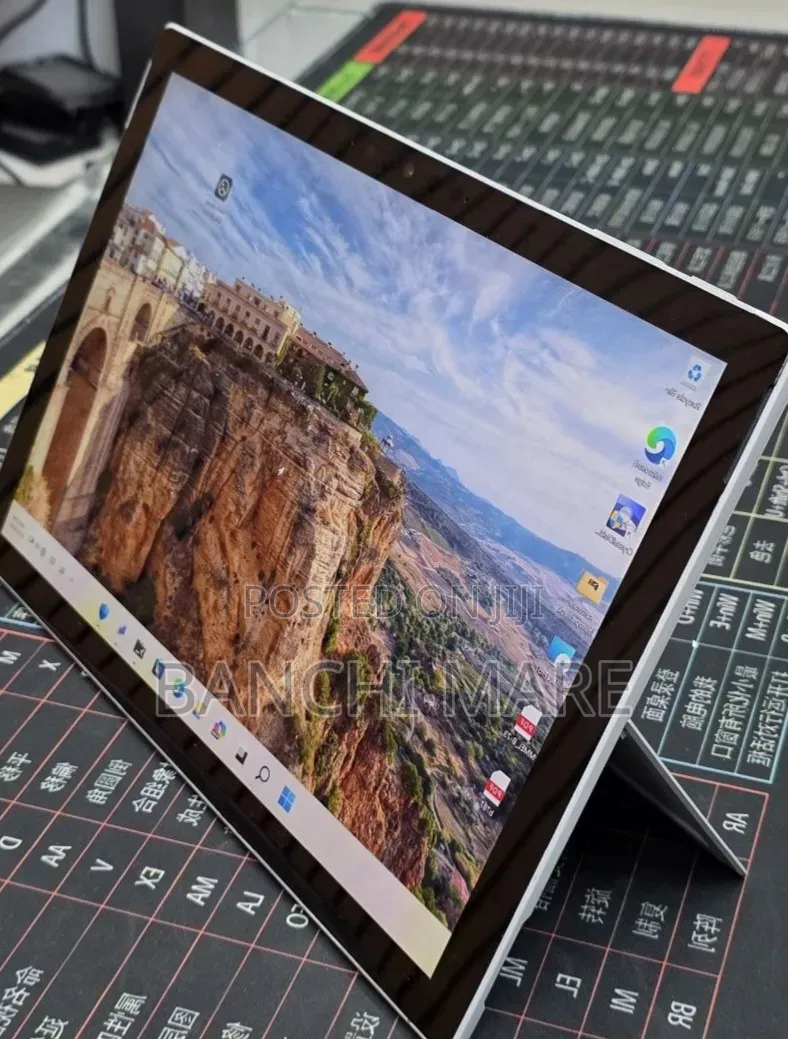 New Laptop Microsoft Surface Pro 7 16GB Intel Core i7 SSD 512GB