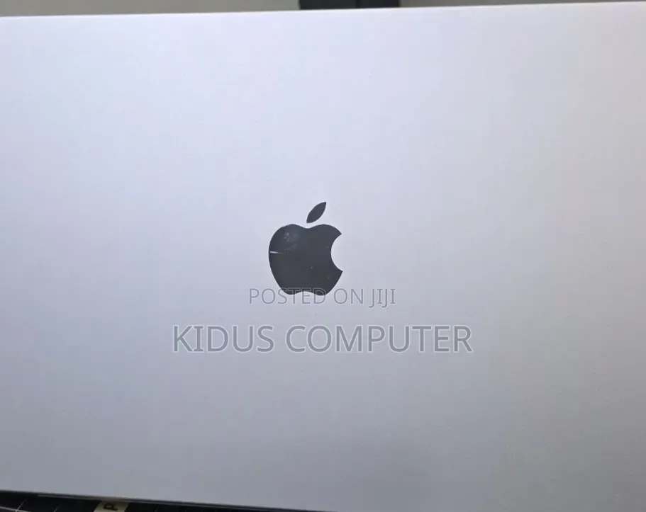 New Laptop Apple MacBook Pro 2021 M1 Max 32GB Apple M1 SSD 1T