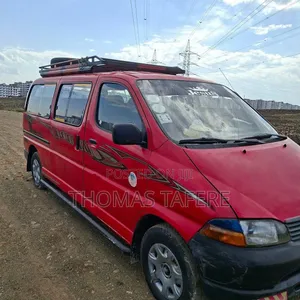 Toyota HiAce 2006 Red