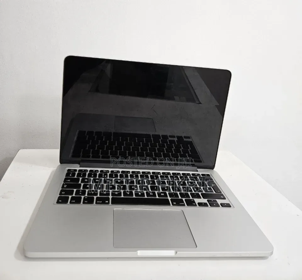New Laptop Apple MacBook Pro 2015 8GB Intel Core i7 SSD 256GB
