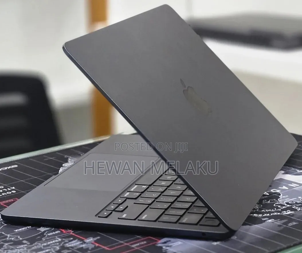 New Laptop Apple MacBook Air 2022 M2 8GB Apple M2 SSD 256GB