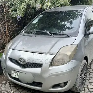 Toyota Yaris 2010 Silver