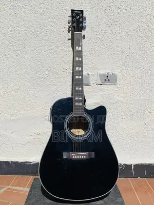 Yamaha Acoustic Box Guitar