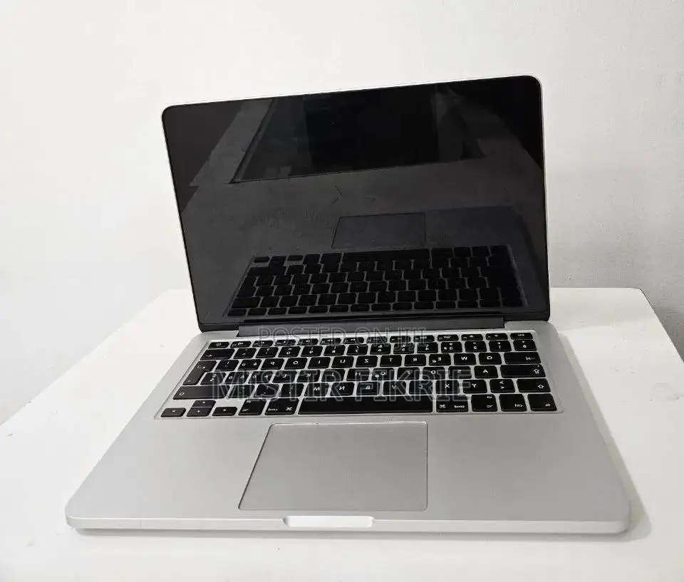New Laptop Apple MacBook Pro 2015 8GB Intel Core i7 SSD 256GB