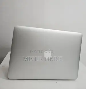 New Laptop Apple MacBook Pro 2015 8GB Intel Core i7 SSD 256GB