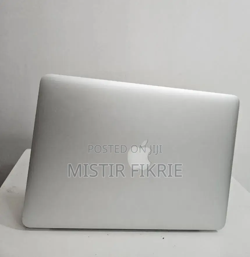 New Laptop Apple MacBook Pro 2015 8GB Intel Core i7 SSD 256GB