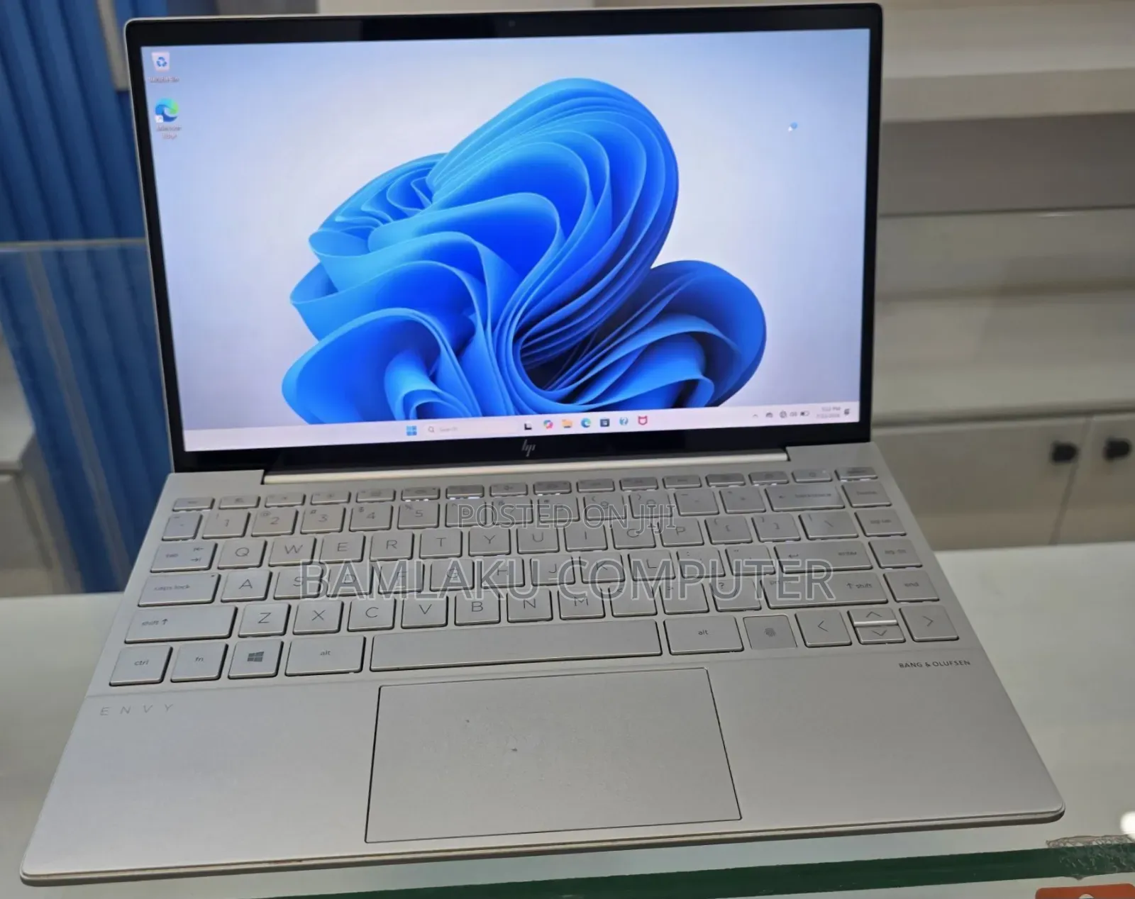 New Laptop HP Envy 13 16GB Intel Core i5 SSD 512GB