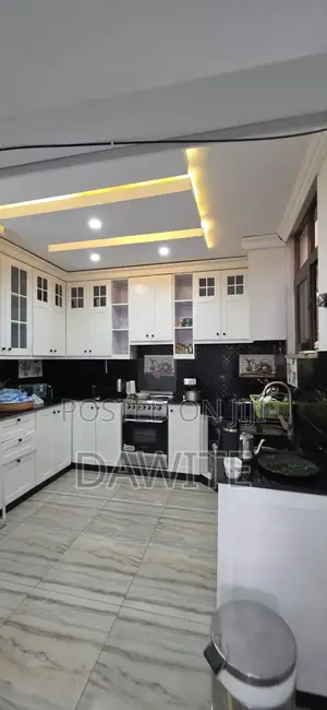 3bdrm Apartment in ኮንደሚኒየም, Bole for sale