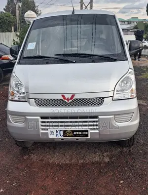 Wuling Hongguang S 2020 Silver