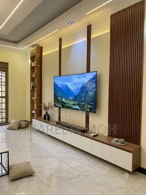 ግድግዳ ላይ ተለጣፊ ቲቪ ዩኒት Luxurious TV Wall Unit
