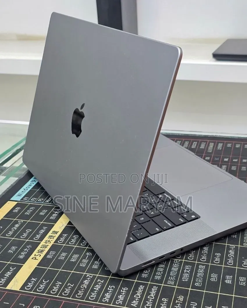 New Laptop Apple MacBook Pro 2021 M1 Max 32GB Apple M1 Max SSD 1T