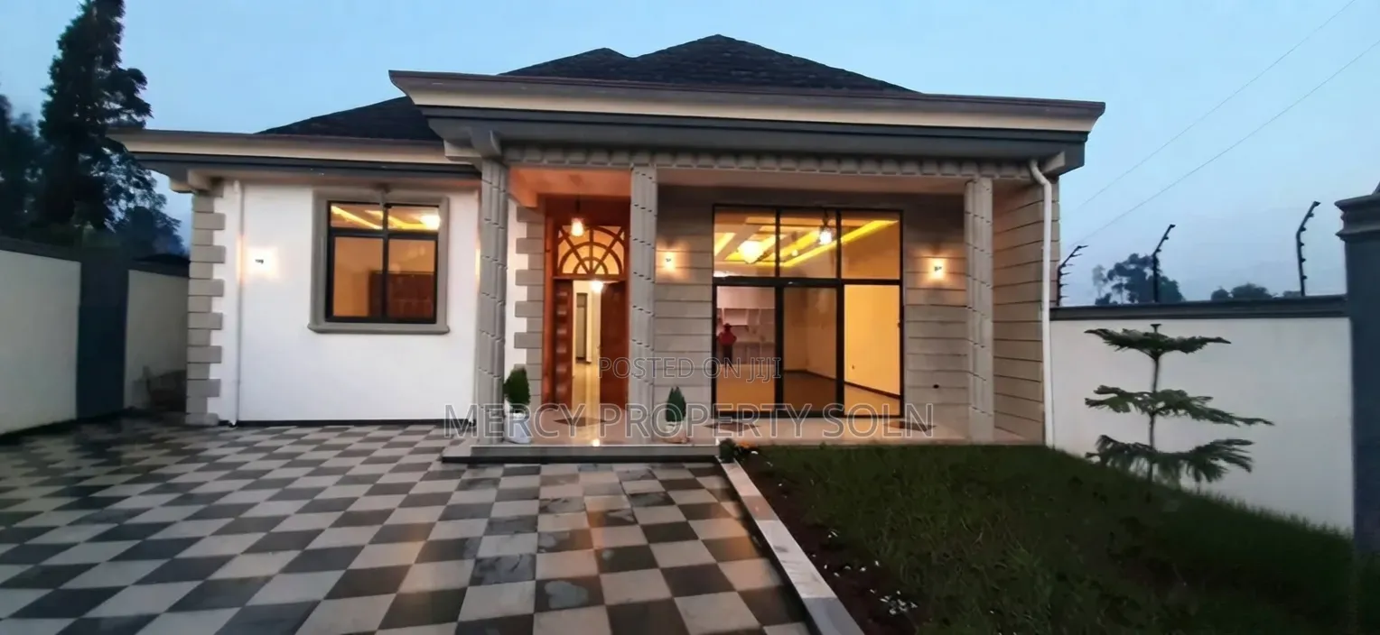 8bdrm House in Bole for sale