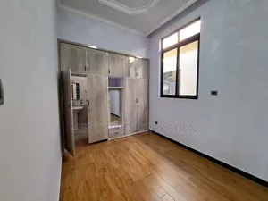 8bdrm House in Bole for sale
