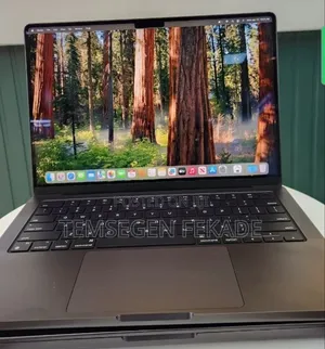 New Laptop Apple MacBook Pro 2024 M3 18GB Apple M3 Pro SSD 512GB