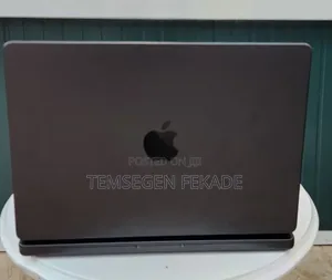 New Laptop Apple MacBook Pro 2024 M3 18GB Apple M3 Pro SSD 512GB