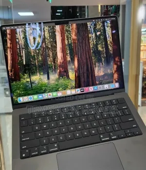 New Laptop Apple MacBook Pro 2024 M3 18GB Apple M3 Pro SSD 512GB