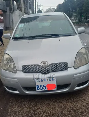 Toyota Yaris 2004 Silver