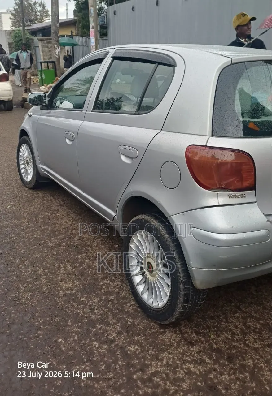 Toyota Yaris 2004 Silver