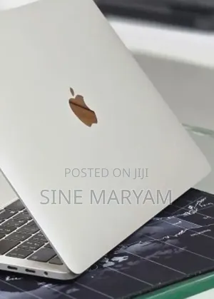 New Laptop Apple MacBook Pro 2019 16GB Intel Core i7 SSD 512GB