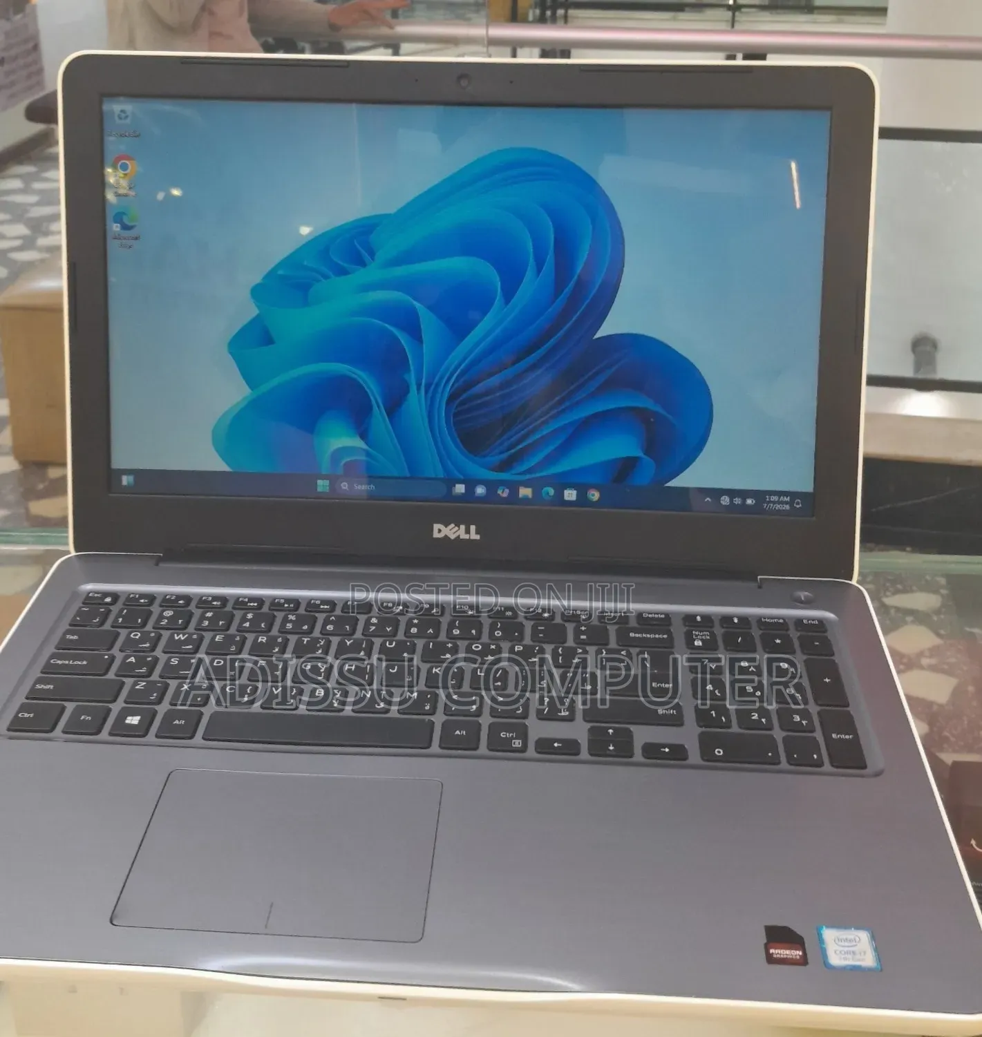 New Laptop Dell Inspiron 15 8GB Intel Core i7 SSD 1T