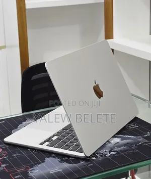 New Laptop Apple MacBook Air 2022 M2 8GB Apple M2 SSD 256GB