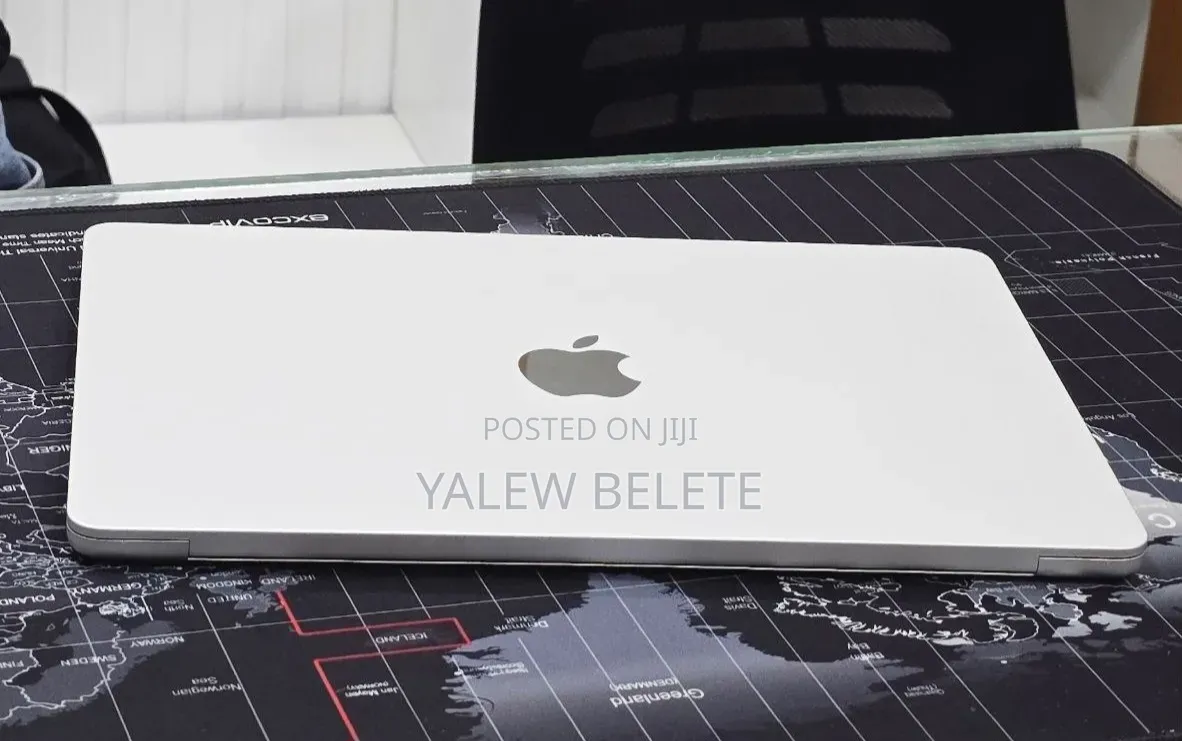 New Laptop Apple MacBook Air 2022 M2 8GB Apple M2 SSD 256GB