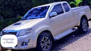 Toyota Hilux 2015 Silver