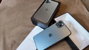 Apple iPhone 11 Pro Max 64 GB Green