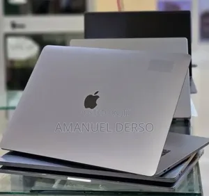 New Laptop Apple MacBook Pro 2017 16GB Intel Core i7 SSD 512GB