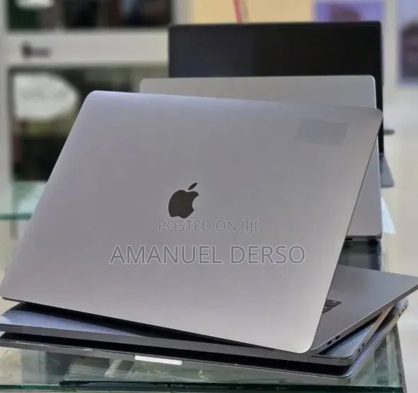 New Laptop Apple MacBook Pro 2017 16GB Intel Core i7 SSD 512GB