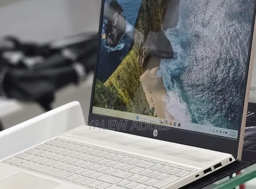 New Laptop HP Pavilion 15 8GB Intel Core i5 SSD 512GB