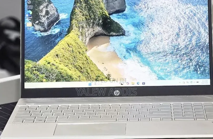 New Laptop HP Pavilion 15 8GB Intel Core i5 SSD 512GB