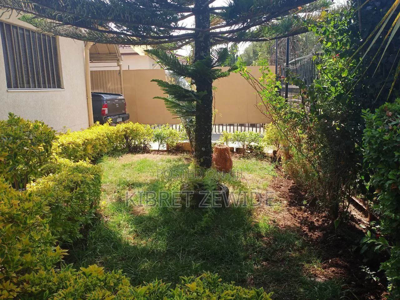 Furnished 5bdrm House in Kibert Zewdie, Yeka for sale