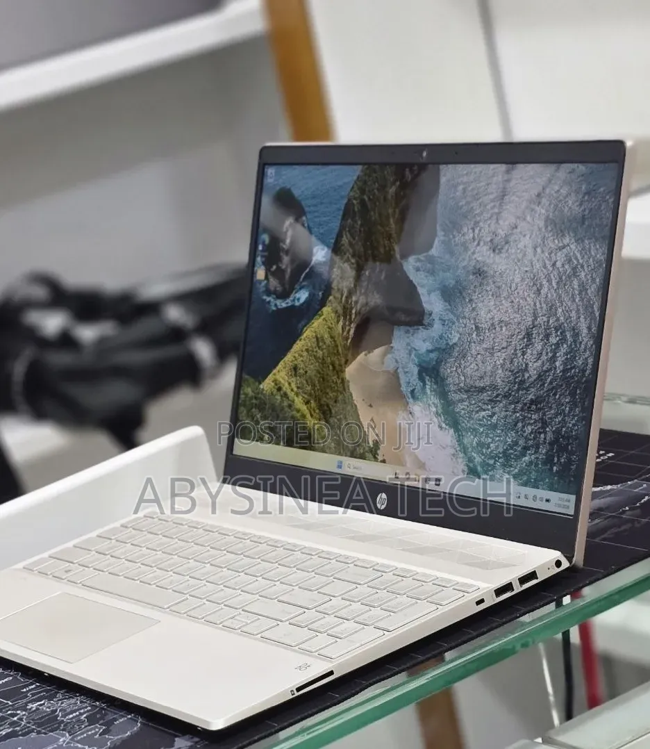 New Laptop HP Pavilion 15 8GB Intel Core i5 SSD 512GB