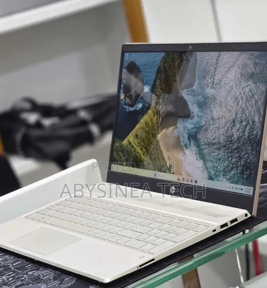 New Laptop HP Pavilion 15 8GB Intel Core i5 SSD 512GB