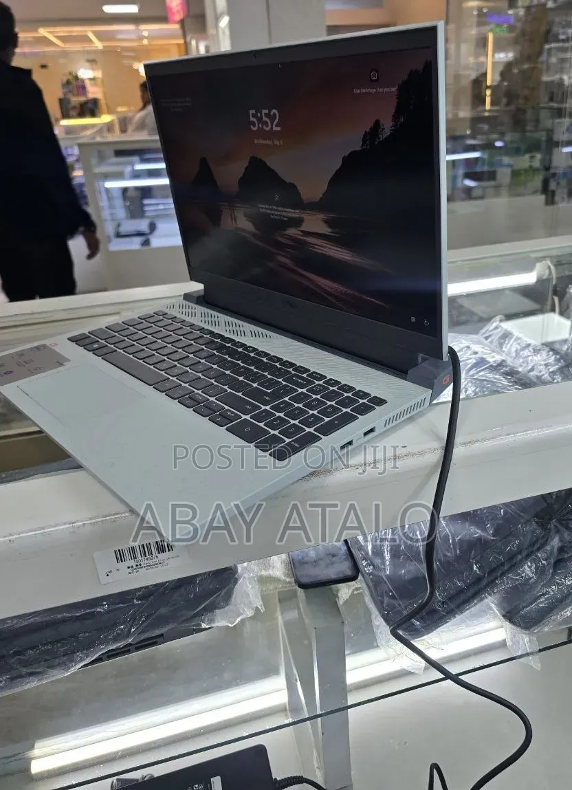 New Laptop Dell Inspiron 15 16GB Intel Core i7 SSD 512GB