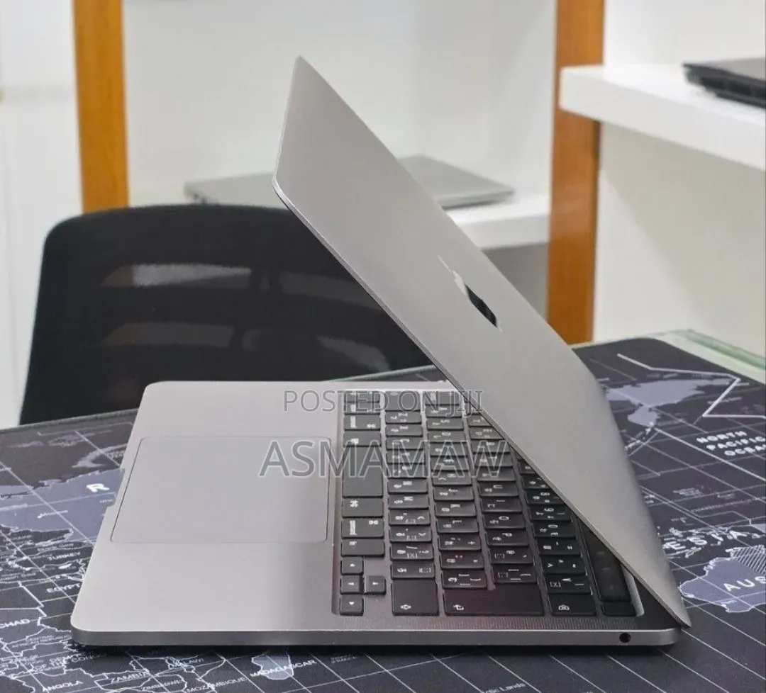 New Laptop Apple MacBook Pro 2020 M1 16GB AMD A8 SSD 512GB